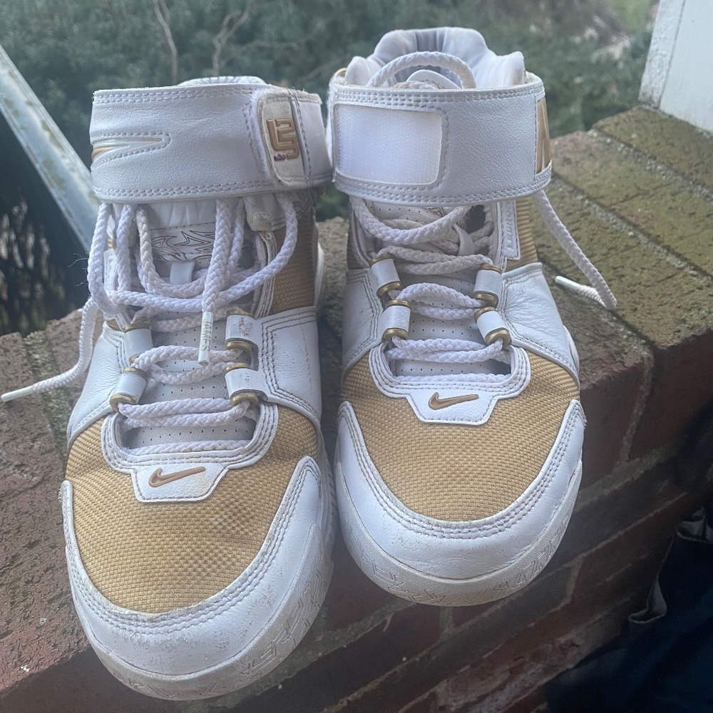 Nike! Men’s 7.5